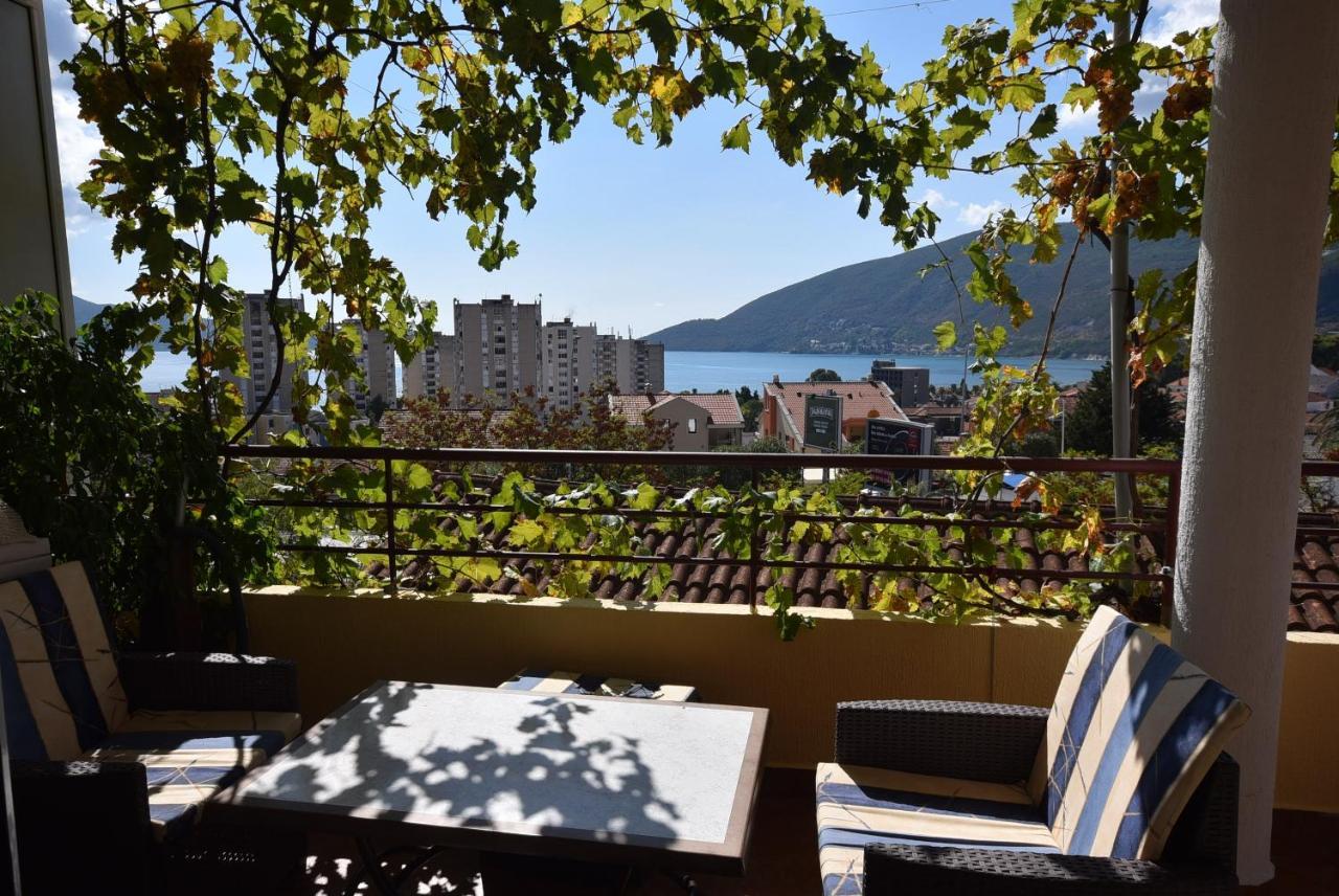 Al Mare Apartment Игало Екстериор снимка