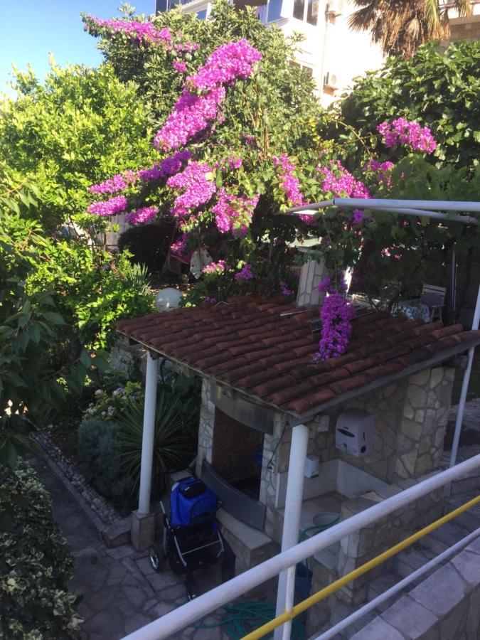 Al Mare Apartment Игало Екстериор снимка