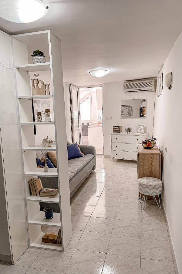Al Mare Apartment Игало Екстериор снимка