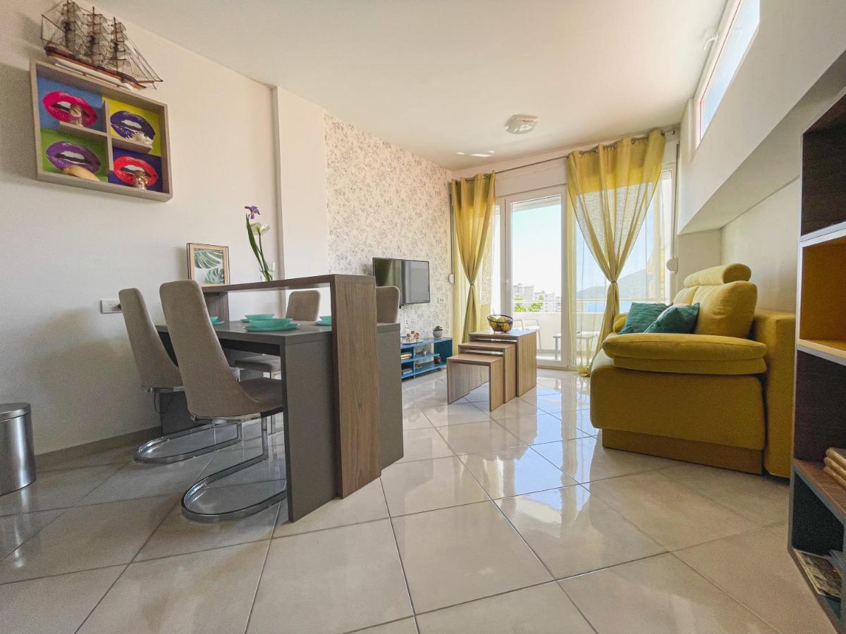 Al Mare Apartment Игало Екстериор снимка