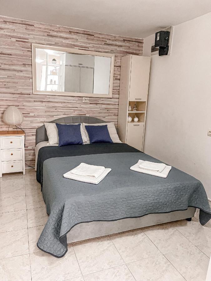 Al Mare Apartment Игало Екстериор снимка