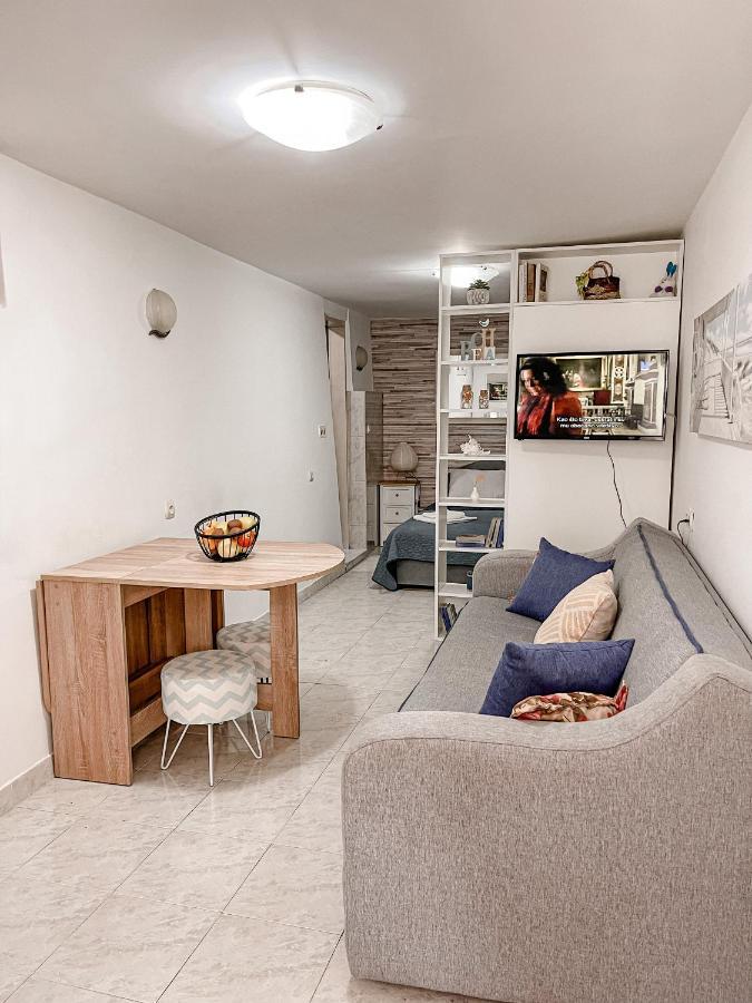 Al Mare Apartment Игало Екстериор снимка