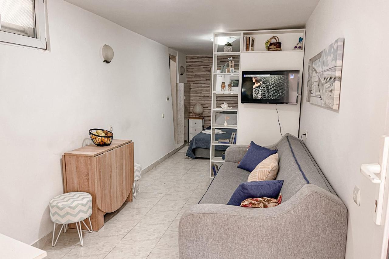 Al Mare Apartment Игало Екстериор снимка