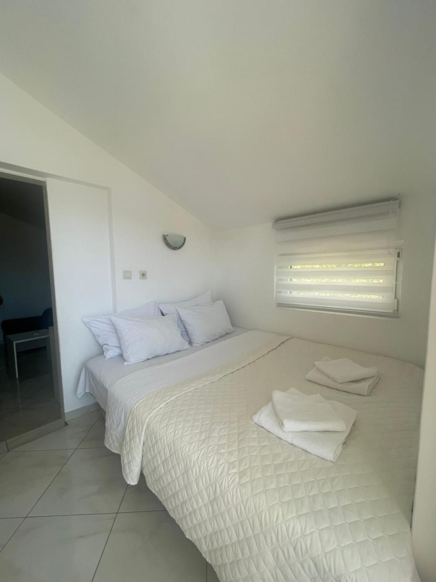Al Mare Apartment Игало Екстериор снимка
